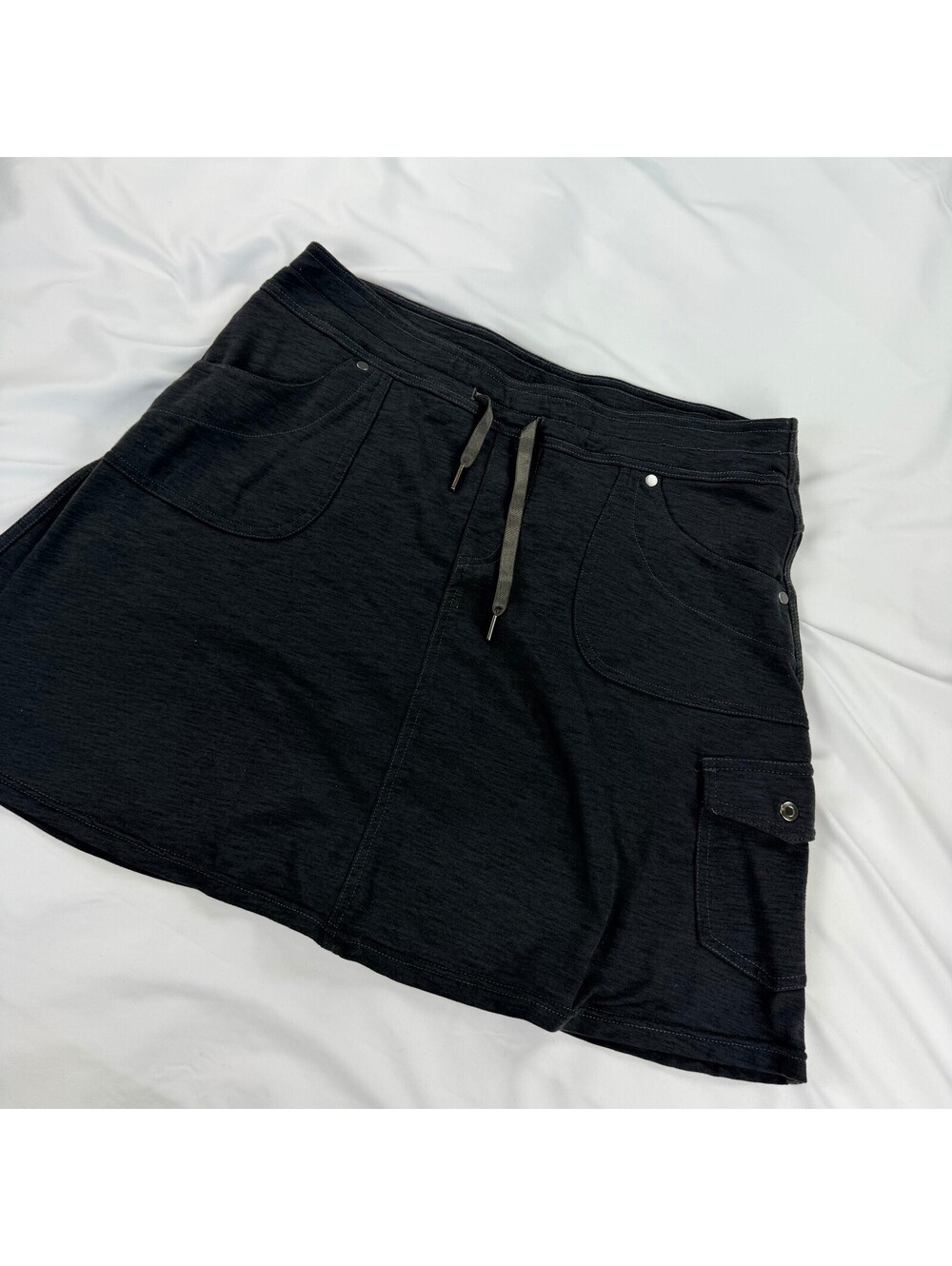 Kuhl Mova Skort Women's M Black Cargo Hiking Travel Stretch Skirt Style 6127